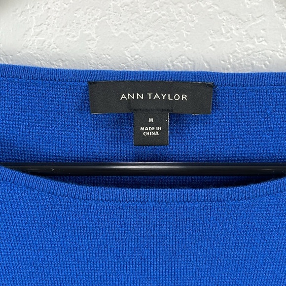 Ann Taylor Women’s Blue and Black Colorblock Sweater Long Bell Sleeves Sz M Chic - Picture 3 of 8